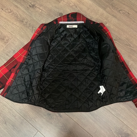 Aritzia Shirt Jacket - Picture 5 of 9